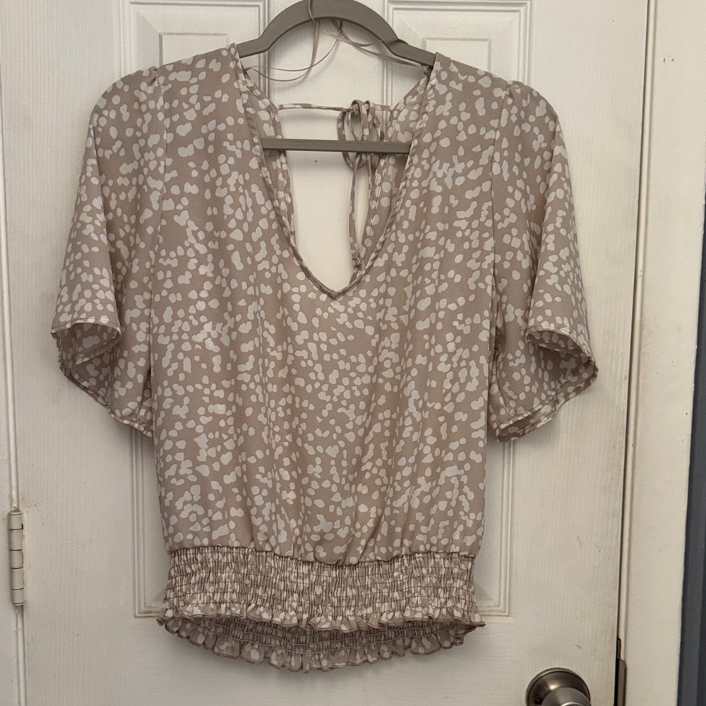 nine britton Beige Printed Tie-Back V-Neck Blouse